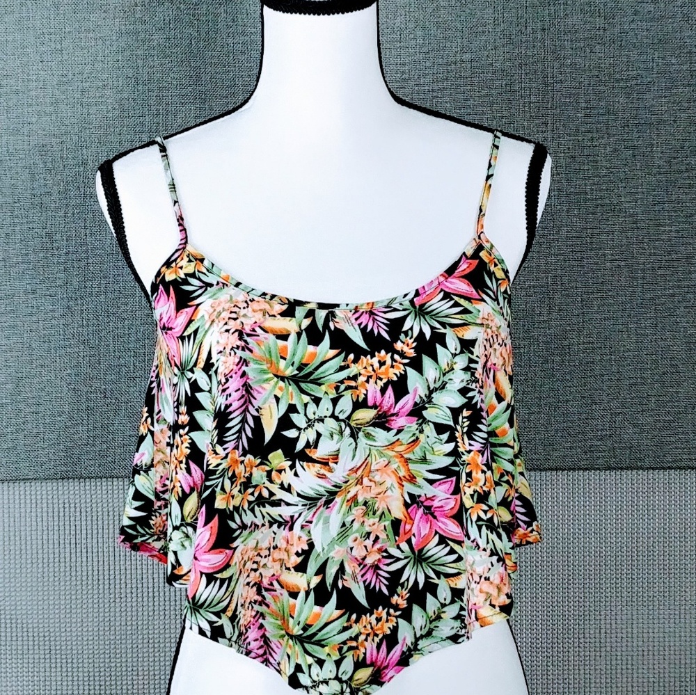 Timing Crop Tank with Floral Design (Junior's)